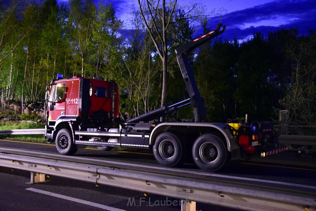 VU Gefahrgut LKW umgestuerzt A 4 Rich Koeln Hoehe AS Gummersbach P659.JPG - Miklos Laubert